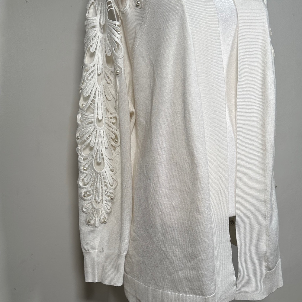 Cardigan White Lace Sleeve With details on Delicate pearls - Picture 6 of 12